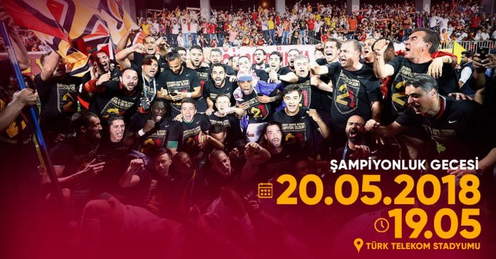 Galatasaray fans in Rotterdam en Den Haag vieren feest